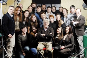 Giancarlo Caremoli col gruppo di allievi di Studio Cinema Milano e con  l'attore Giancarlo Giannini 